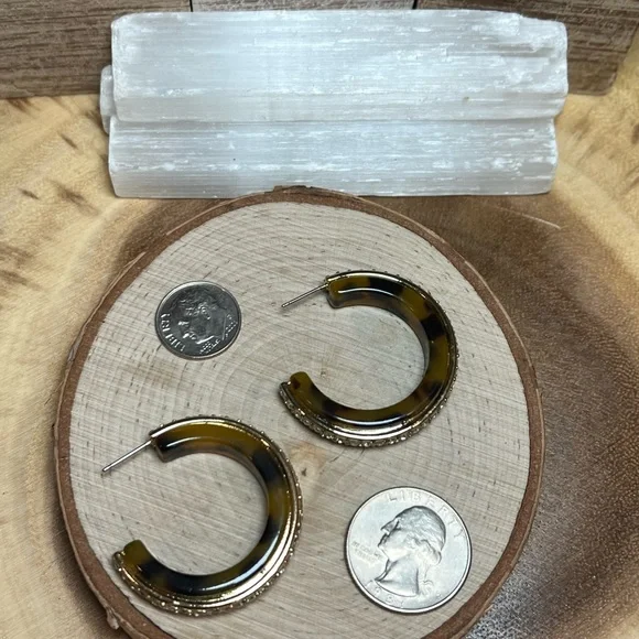 VTG| Faux Tortoise & Rhinestone Earrings ✨🤎 - Picture 7 of 9